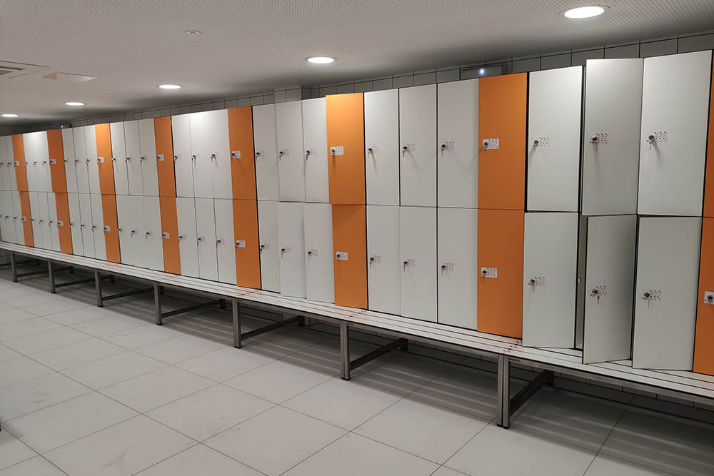 taquillas y bancos para piscina equipamiento para piscina